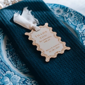 Regalos de boda de madera, regalos de boda grabados para invitados, regalo personalizado con cinta, etiquetas de agradecimiento, etiquetas de regalo personalizadas a granel