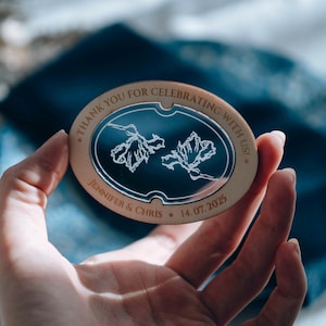Elegant bedankje van acryl en hout, aangepaste naam bruiloft tafelcadeau, gegraveerd acryl bedankje, uniek gepersonaliseerd glazen huwelijksbedankje