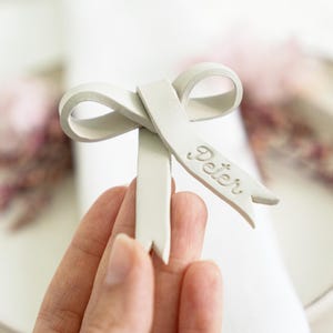 Bulk strik bruiloft plaatskaarten, gepersonaliseerde gast naamplaatje, keramische trouwbedankjes vintage bruiloft thema, rustieke bruiloft gunst, boho huwelijkscadeaus