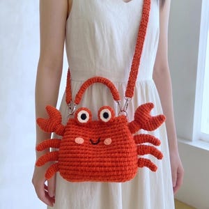 Gehaakte krabtas, Amigurumi-tas in aangepaste kleur, Rode krab crossbodytas, Strandtas met handvat, Originele tas met oceaanmotief, Halloweentas