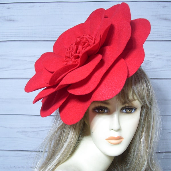 Bibi fleur rose rouge Chapeau Derby du Kentucky à fleurs Rose rouge Bibi fleur rouge pour mariage Fête des Mères Bibi en feutre Bibi de Pâques