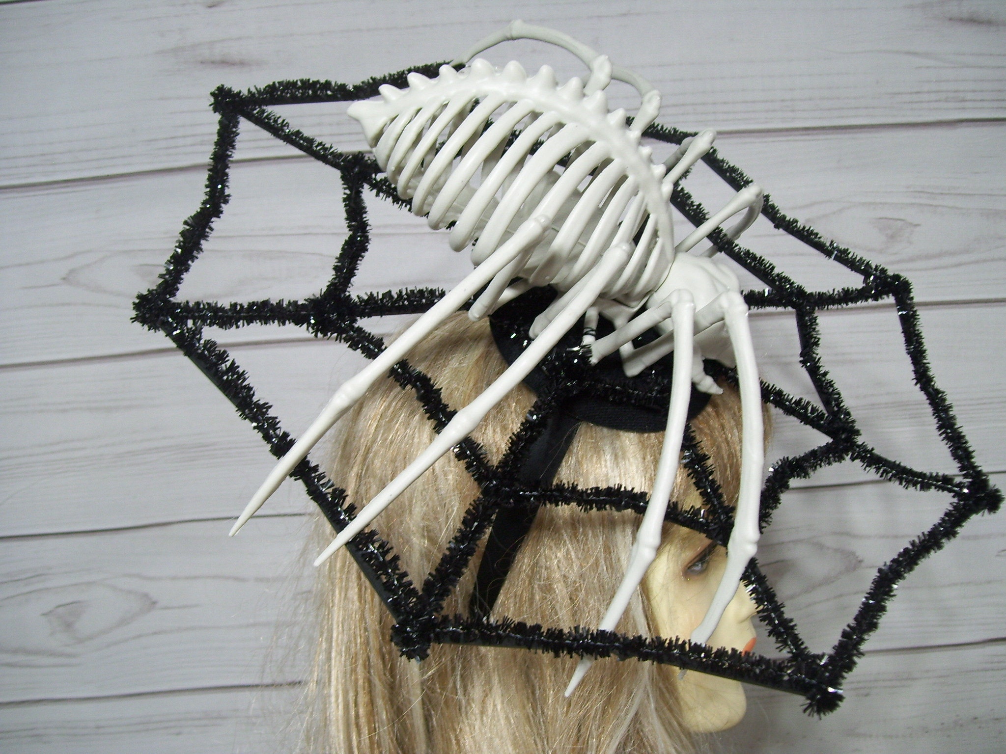 Posable Wire Black Spider Web Goth Fascinator Hat ??️?️ Fascinator Hat Womens Gold Spider Black Tulle Headpiece  main image 2