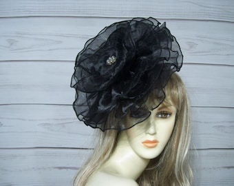 Svart blomma fascinator, svart ros nål och klämma, Kentucky Derby fascinator hatt, blomfascinator, tehatt, trädgårdsfestbrosch, sorg