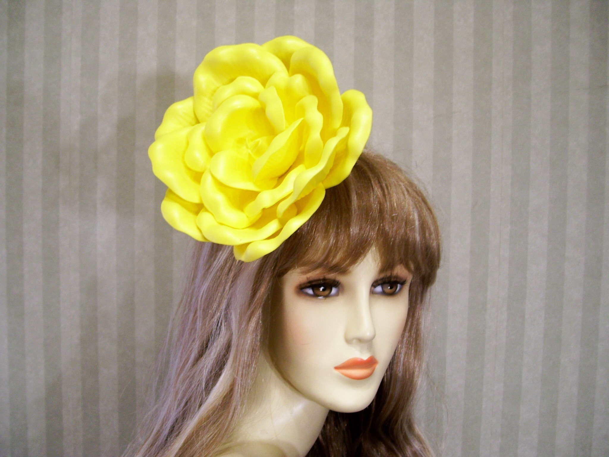 YELLOW Kentucky Derby Fascinator Hat, Flower Fascinator  display picture 1