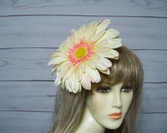 20 cm fascinator med prästkrage och Kentucky Derby-blomma, fascinator med gul prästkrage, prästkrage, hårspänne med påskprästkrage, blomspänne