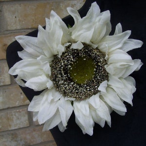 Ivory Sunflower Hat Pin, Large Sunflower Brooch, Sunflower Pin, Tea Party Sunflower Pin image 2