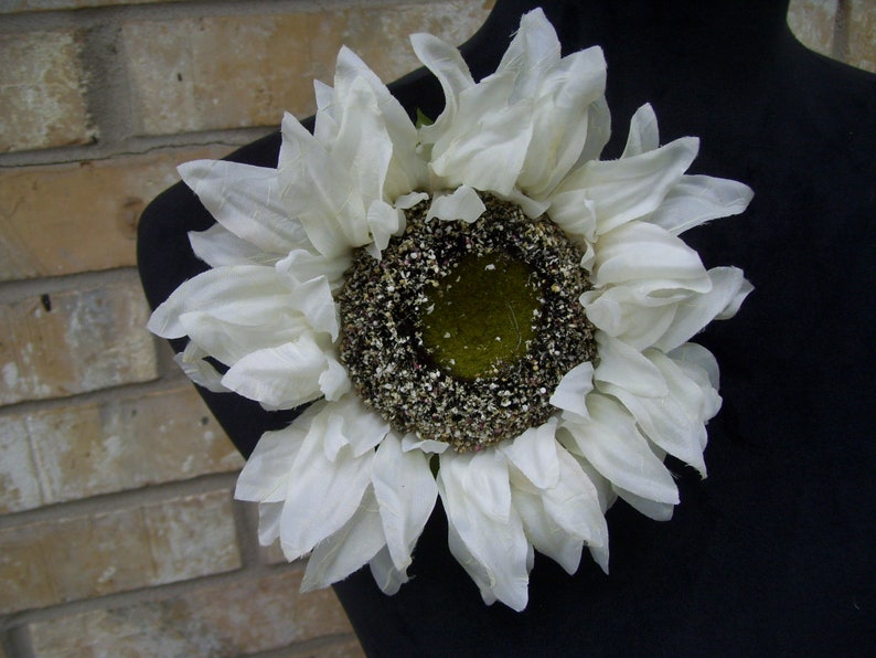 Ivory Sunflower Hat Pin, Large Sunflower Brooch, Sunflower Pin, Tea Party Sunflower Pin image 2