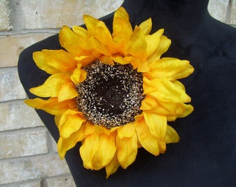 Sunny Yellow Sunflower Hat Pin, Large Sunflower Brooch, Sunflower Pin, Sunflower Coat Pin, Tea Party Sunflower Pin