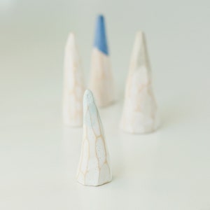 ring holder. ceramic ring cone. geometric mountain peak. ring dish. ring display. engagement idea. wedding ring holder. jewelry organization blue columbine