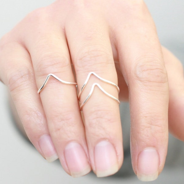 arrow stacking ring. 14k GOLD fill, ROSE gold or sterling SILVER. above knuckle thin minimalist stacking rings. midi ring. chevron ring.