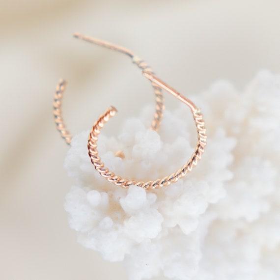 イヤリング: 14?Kローズゴールドツイストフープイヤリング Beautiful 14k Rose Gold Twisted Ho 並行輸入品 ハギー フープ イヤリング。ミニマリスト ロープ ツイスト フープ