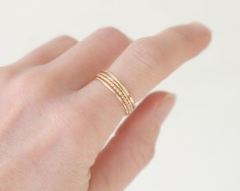 8 Midi Rings in Gold and Silver Chevron and Simple Band Midi Rings -Best Seller Sieraden Ringen Midiringen Mid knuckle stacking rings to wear in many combinations 