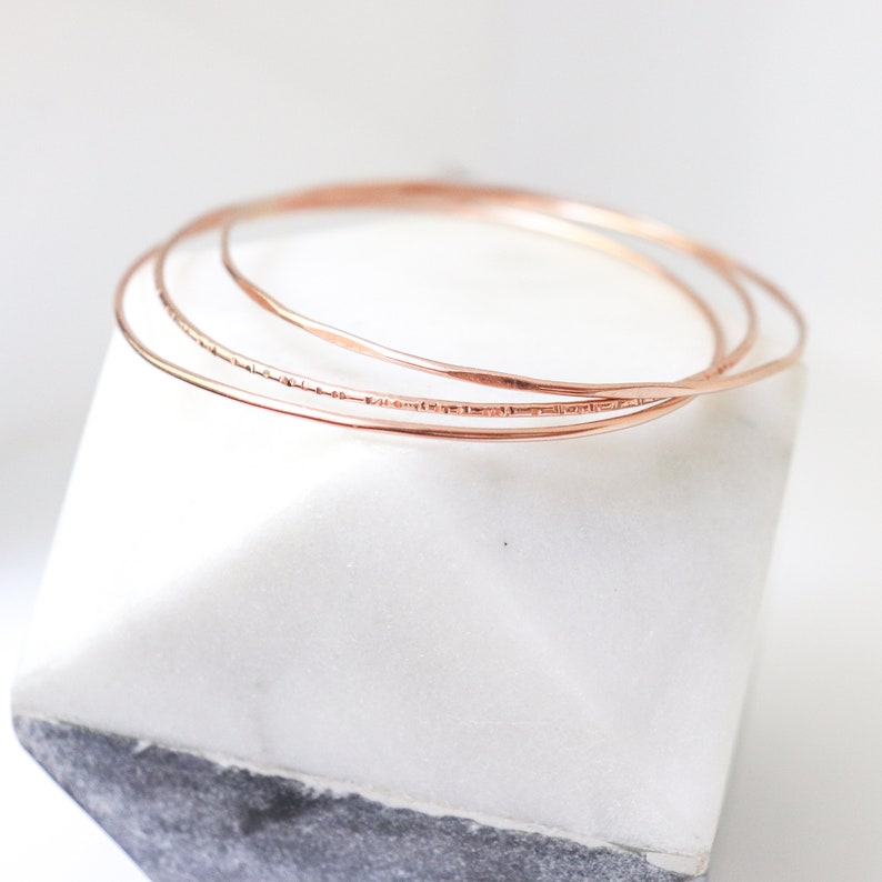 gold stacking bracelet. set of three bangles. 14k gold filled hammered wire bracelets. thin bangle. rose gold filled