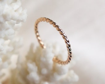 Rope Twist Stacking Ring. ONE intertwined twisted stackable ring silver, GOLD, ROSE Bead Drop Stackable Ring / Minimal Mothers Stacking Ring