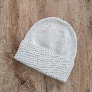 Classic 100% Cashmere Old Money Beanie Knitting Pattern – Minimalist, Timeless, Cozy