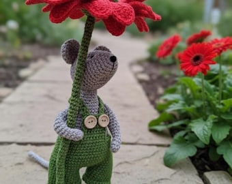 Crochet Mouse with Gerbera Flower – Amigurumi Pattern, Mouse in Overalls PDF Tutorial