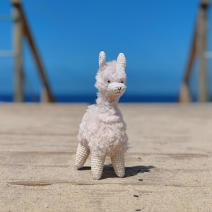Crochet llama/ Llama Amigurumi/ Crochet alpaca/ Crochet pattern, PDF Tutorial in English