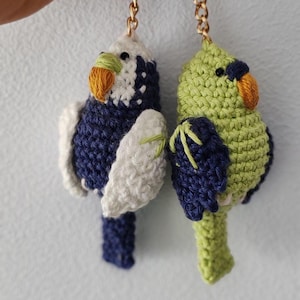 Crochet pattern of a budgie PDF Amigurumi parrot / bird / keychain / PDF Tutorial in English