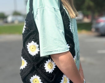 Black with White Daisies Crochet Market Bag
