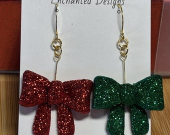 Lazos navideños brillantes con ganchos dorados de arcilla polimérica. ¡Listos para enviar! - Rojo y verde