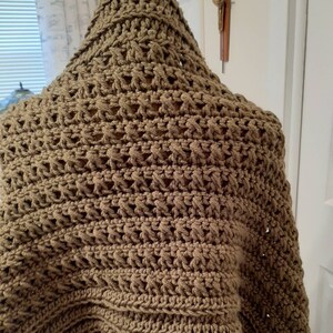 Hand crocheted warm pocket shawl with pockets woman teens fringe or no fringe choice of colors unique design made to order image 3