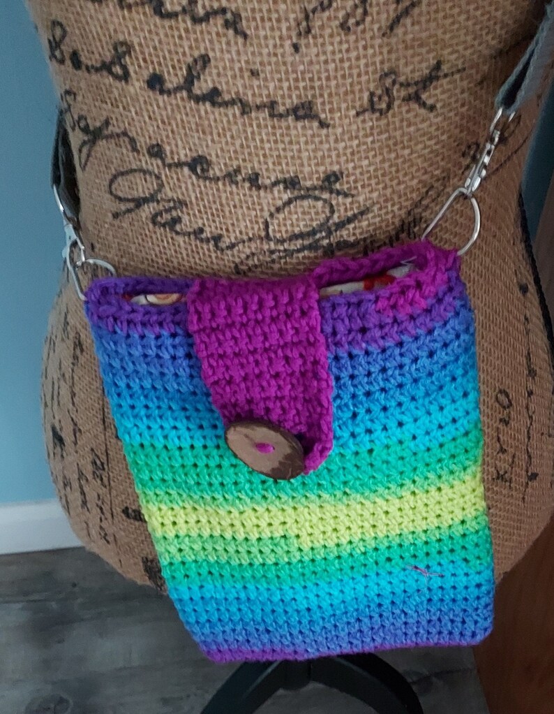 Crocheted crossbody bag, fully lined, with button clasp and adjustable strap image 1