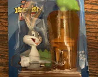 Looney Tunes Bugs Bunny 1998 MOC Candy Hander Skittles Battery
