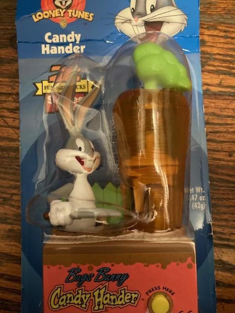 Looney Tunes Bugs Bunny 1998 MOC Candy Hander Skittles Battery