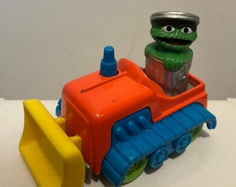 Sesame Street Playskool 1986 Oscar The Grouch In Bulldozer Die Cast Vehicle Jim Henson Muppets Vintage 80's 1:64 Scale Classic TV Character
