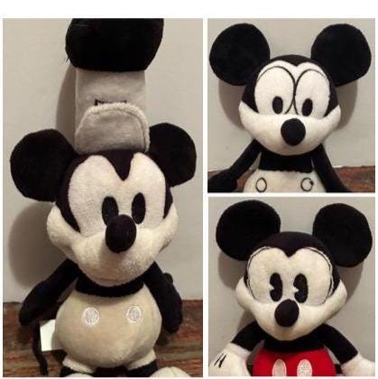 Disney Mickey Mouse 90 Years of Magic 8