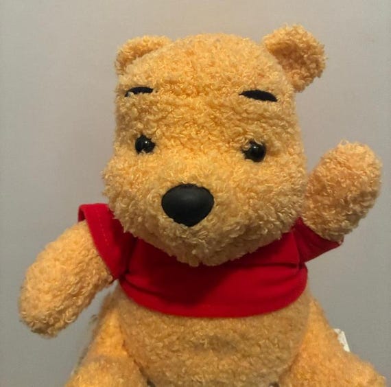 Disney Winnie the Pooh 1998 Sing 'n Giggle Plush Works Jointed