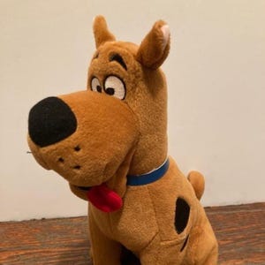 Scooby-Doo 11" de pelúcia Ty 2010 Beanie Buddy Hanna Barbera Cartoon Network clássico dos anos 70, cão de desenho animado, personagem Dogue Alemão, Warner Bros. aposentado