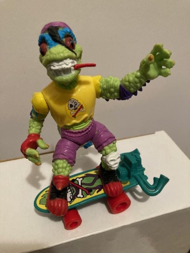 TMNT 1990 Vintage Mondo Gecko 100% Complete W/skateboard Accessory