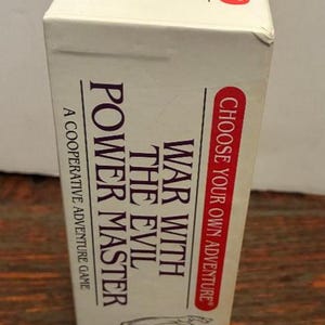 Wählen Sie Ihr eigenes Abenteuer Krieg mit dem Evil Power Master-Spiel 2019 neu versiegelt aus 1984 R. A. Montgomery Buch Vintage 80er Jahre Fantasy Sci-Fi Bild 10