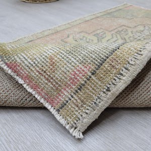 2x3 Turkish Door mat Rug, 2x3 Green Pink Rug, Small Vintage Rug, Oushak Rug, Kitchen, Bathroom, Kids, Laundry Rug, Home Decor, 1.9x3.2 Ft