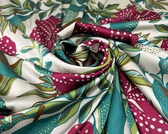 Rosa Blumenblatt Crepe de Chine 140 cm breit Fluid Falling Italienischer Designer Deadstock