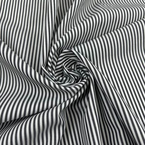 Geverfde katoenen poplinstof | Zwart-wit gestreept 100% katoen | Maatwerk voor kleding | Italiaanse restvoorraad