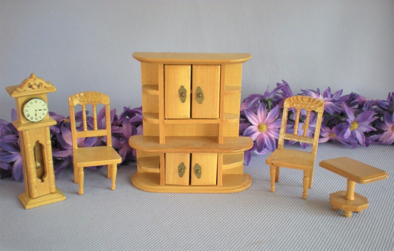 Miniature dolls house accessories Pendulum Wooden Table Clock 1:12th scale size