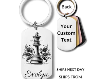 Llavero rectangular de acero inoxidable con la imagen de la Reina del Ajedrez. Incluye grabado personalizado.