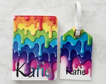 Etiqueta de equipaje personalizada con nombre, funda de pasaporte con efecto de goteo de pintura arcoíris, regalo de viaje personalizado