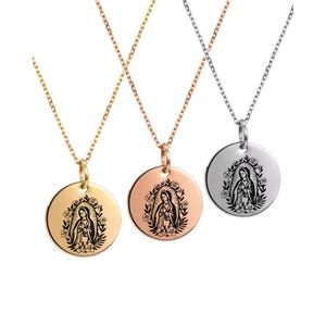 Nuestra Señora de Guadalupe, Virgen María, Virgen de Guadalupe Llavero, Collar con Colgante de Disco de Acero Inoxidable, Grabado Personalizado Incluido