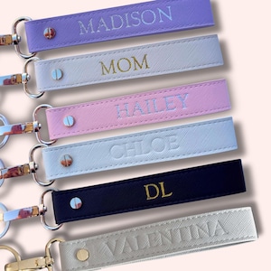 Llavero personalizado de pulsera, elegante y con estilo, llavero seguro, llavero con monograma y nombre personalizado, regalo de recuerdo