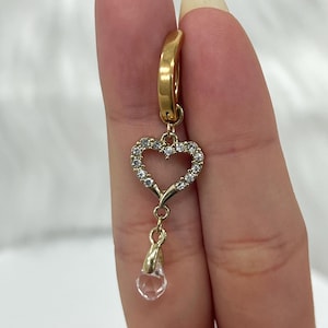 14G Titan Gold PVD Belly Ring Clicker: Austauschbarer Herzanhänger