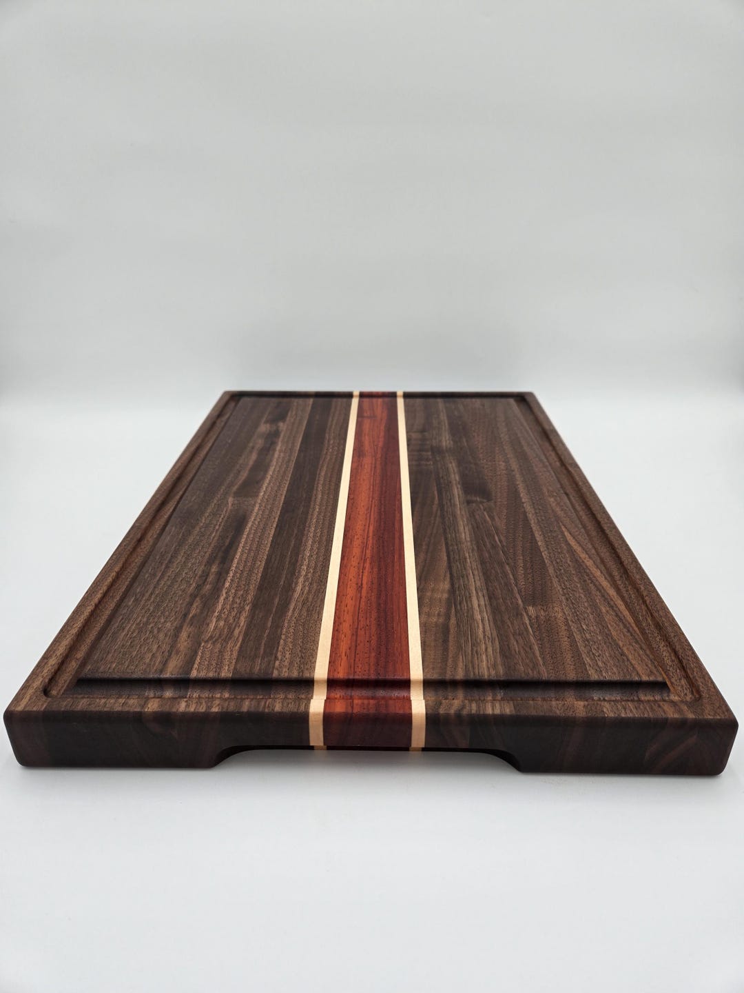 Photo inspiration: Walnut Wood Cutting Boards Kitchen Decor Reference: Edge Grain Cutting Board Kitchen Decor Cutting Board Walnut Maple