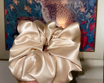 Handgjord Charmeuse Satin XL Scrunchie