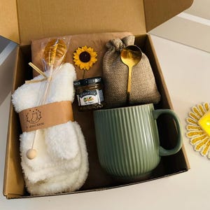 Caixa de presente "Pensando em Você" - Pacote de conforto para momentos difíceis, simpatia, apoio à saúde mental, presente acessível para autocuidado - caneca e caixa de chá