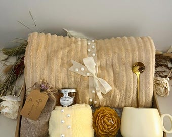 Nobler Geschenkkorb für Frauen, gemütliche Geschenkbox mit Decke, Socken, Kerze, Self Care Geschenkbox, Care Paket, Geschenke für Sie zu jedem Anlass