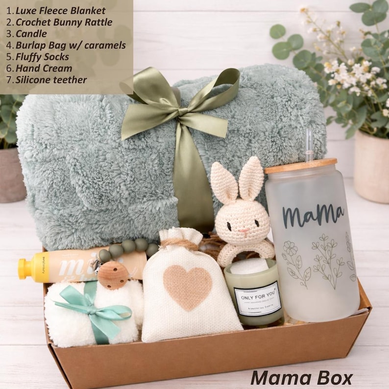 Graviditetslyxbox – Självvårdspresent till blivande mamma | Presentset för avkoppling och komfort med filt, ljus och godis Mama Box