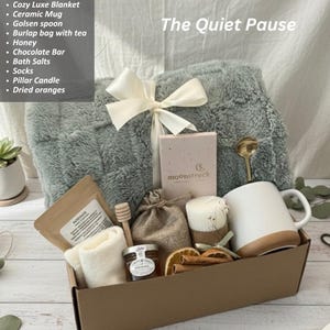 Pregnancy Pamper Box – Self Care Gift for Mom to Be | Relaxation & Comfort Gift Set with Blanket, Candle and Treats The Quiet Pause