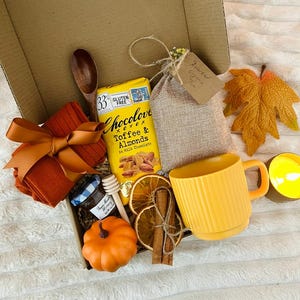 Cozy Fall Gift Box: Autumn Vibes Care Package